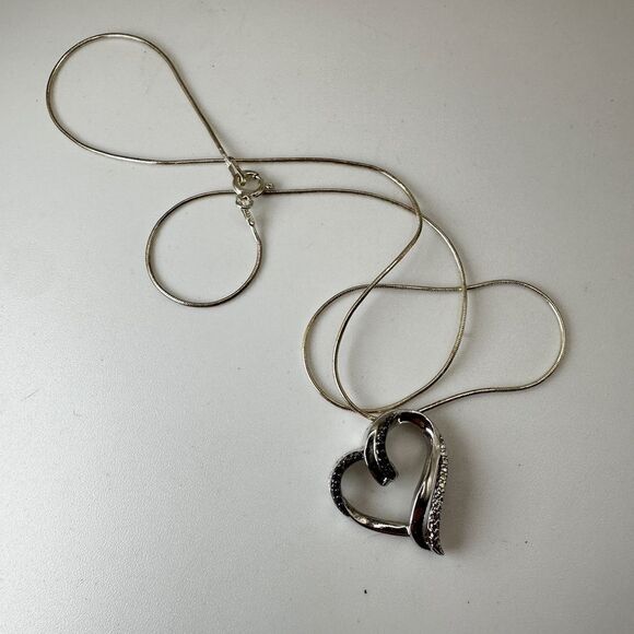 16" Solid Sterling Silver Heart with black/white diamonds necklace! - Picture 3 of 13